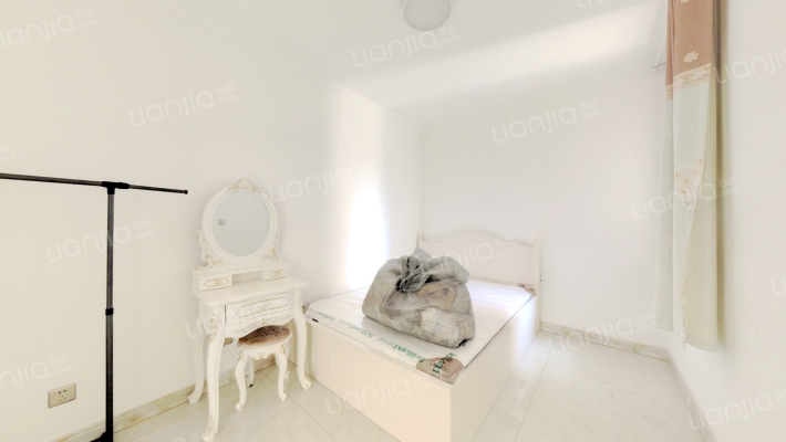 鸿坤理想湾 三居室，精装修，品牌建材， 采光好-卧室A