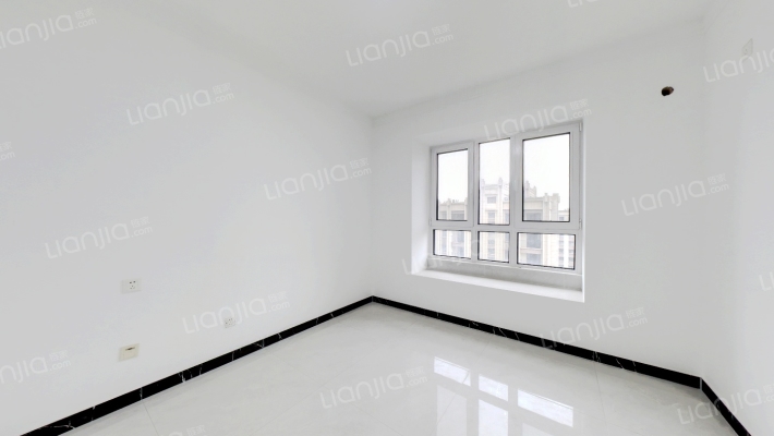 高铁东站朝南小三居，视野开阔没有遮挡-卧室C