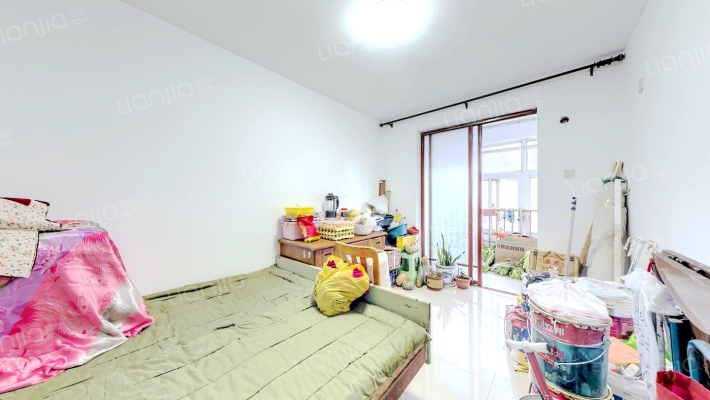 市区一层带小院，南北通透两居室，带简单装修。-卧室B