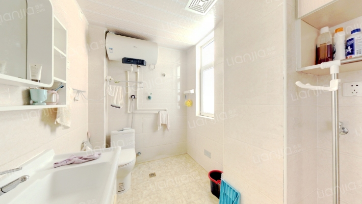 双塔区凯旋门精装3居 明厨明卫-卧室C