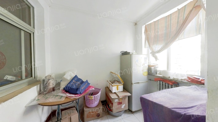 出售蓝天生活小区2楼55平米60万产证满五年-餐厅