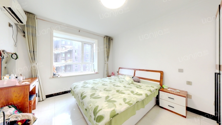 南北通透三居 精装自住标准 诚心出-卧室C