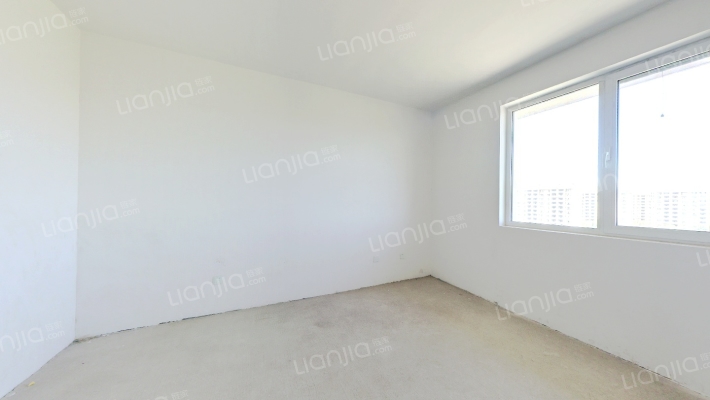 是8层洋房的，毛坯房，三居室，看房方便，采光充足-卧室B