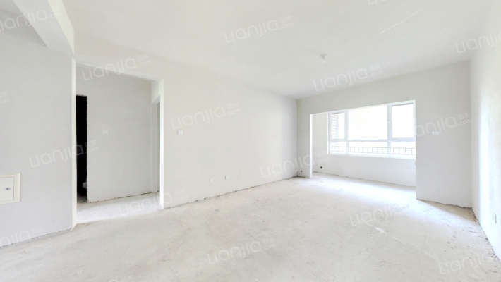 七十年大产权  物业好  绿化好-客厅