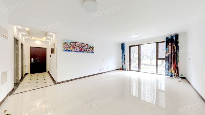 高铁新干线 4室1厅 南 北-客厅