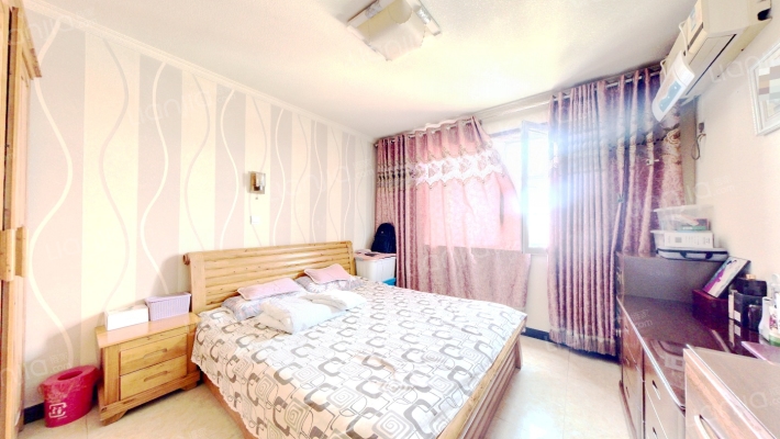 小区环境良好，车位充足，无浪费空，房本满五唯一-卧室B