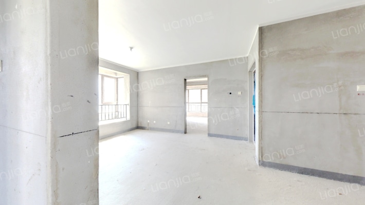 出售天伦湾嘉园小区，集中供暖，朝南二居室。-客厅