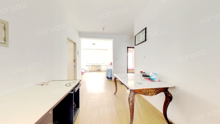 德信公园旁  国富嘉园  一层带20平左右院子两居，边户-客厅