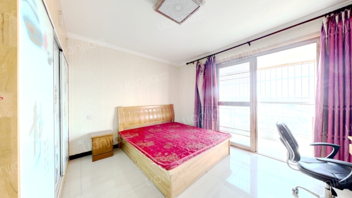 双卧朝南，落地大阳台，精装修，采光视野好-卧室B