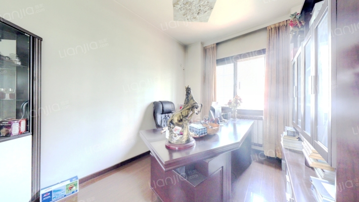 市区精装修的独栋别墅，带大院子-卧室E