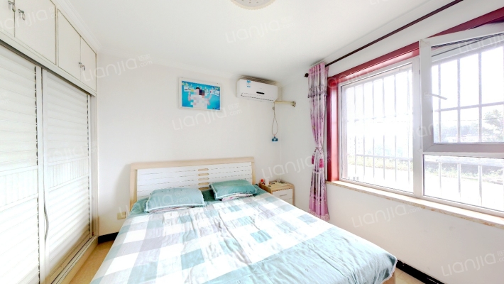 火车站 精装带露台 东南户型 业主急售-卧室A