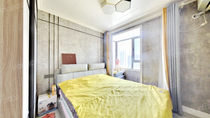 精装修 目前满二 集中供暖 全明格局-卧室B