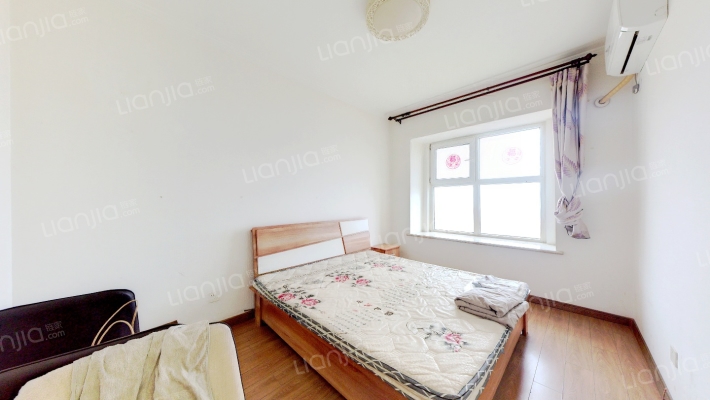 高楼层，视野开阔，带阁楼，有装修-卧室B