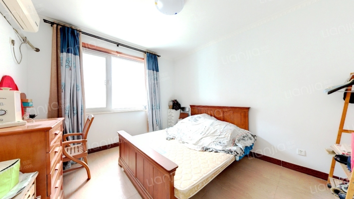 燕赵花园南北通透大三居，一梯两户电梯房，精装修-卧室A