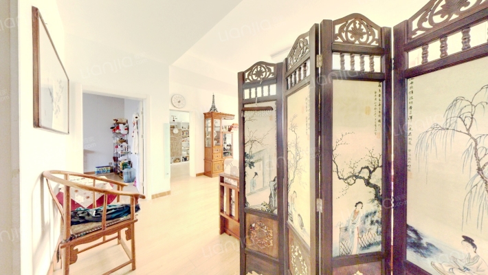 清凉寺小区内别墅，精装修，房主诚心出售-客厅