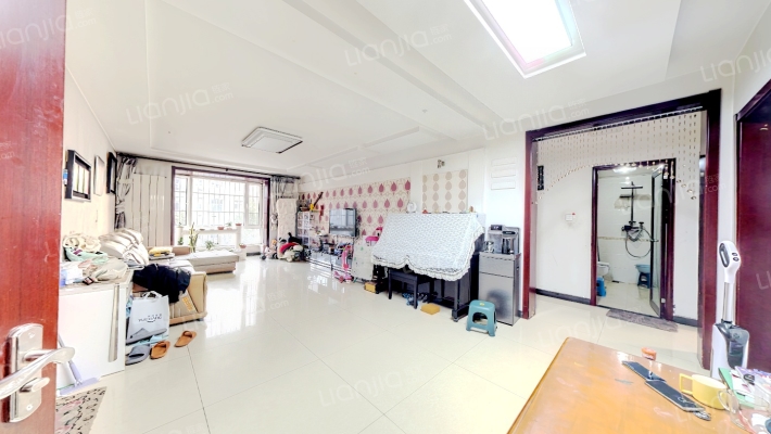 县医院难中间层，南北通透，矿山局新楼-客厅