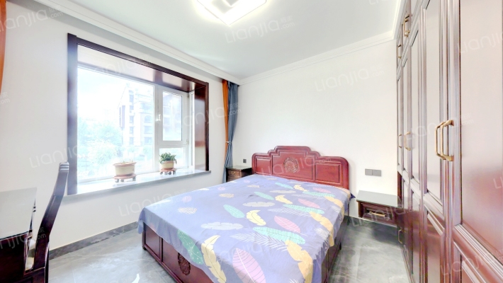 满两年 已装修 未住 全实木家具-卧室B