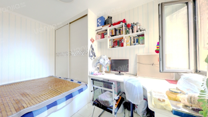 开发区 惠友钻石广场 全南两居室-卧室A