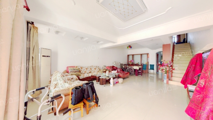 满五唯一，南北通透，带大院子，精装修，拎包入住-客厅