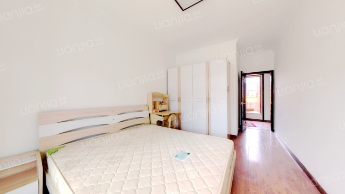 德信公园南侧 精装大三居 带13平露台 满五-卧室C