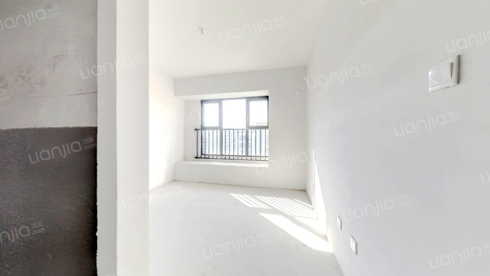 店长推荐！华远二期双卫三居室，满两年-卧室A