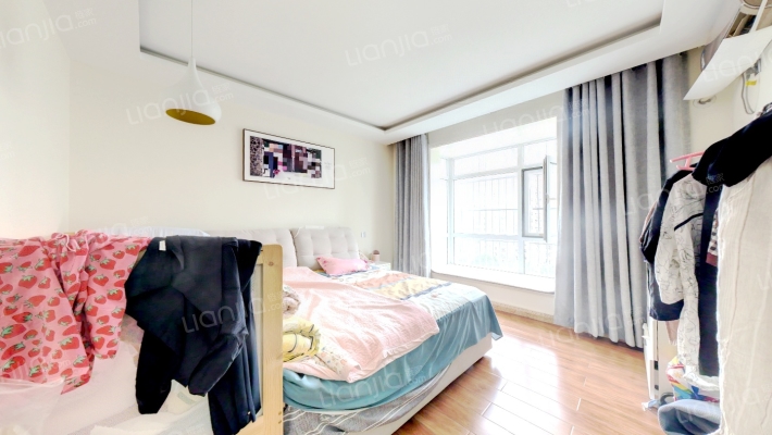 洋房上跃 精装修带露台车位 环境好 出行方便-卧室B