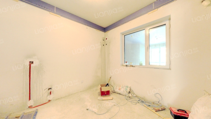 天地新城，双语片区，一楼带下跃-卧室B