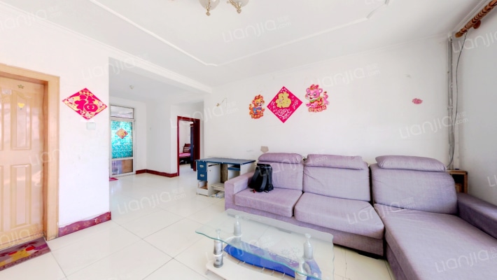 小区位于好。配套齐全，后边是宜家旺广场-客厅