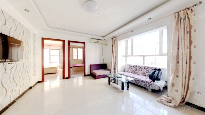 精装两居室，通风好，房本满五满二，拎包入住-客厅