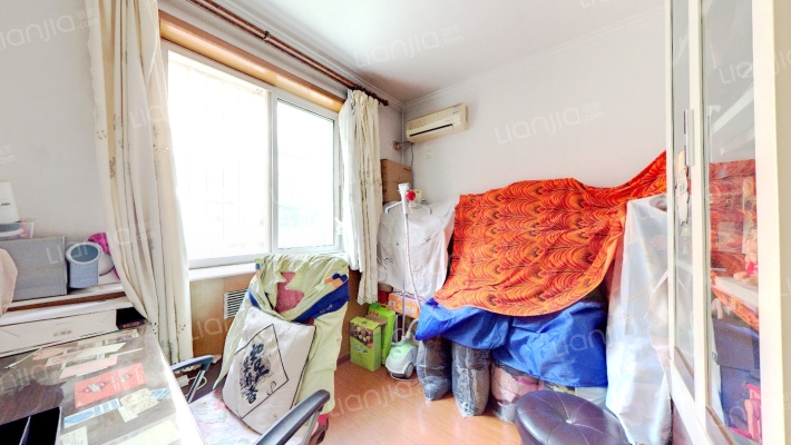 此房位置在政法街。南北通透，采光好-卧室C