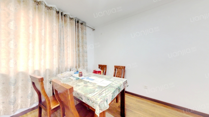 此房一梯两户总高11层小高，三室双卫，带车位-餐厅