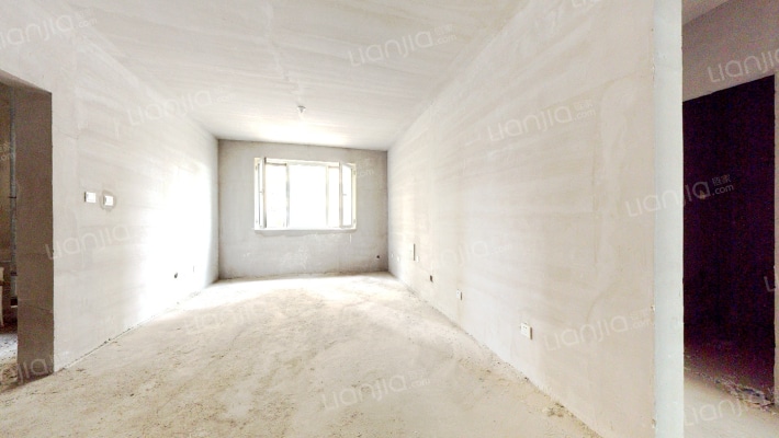 开发区 名流美誉 838总站 双语 满二 南北通透-客厅