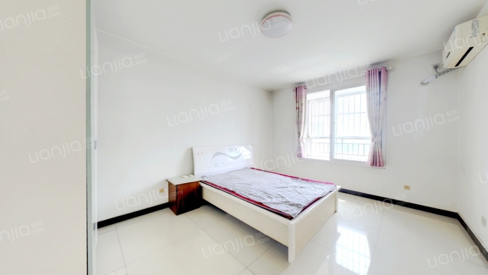 范阳路边纯南大两居出门就是钻石广场-卧室A