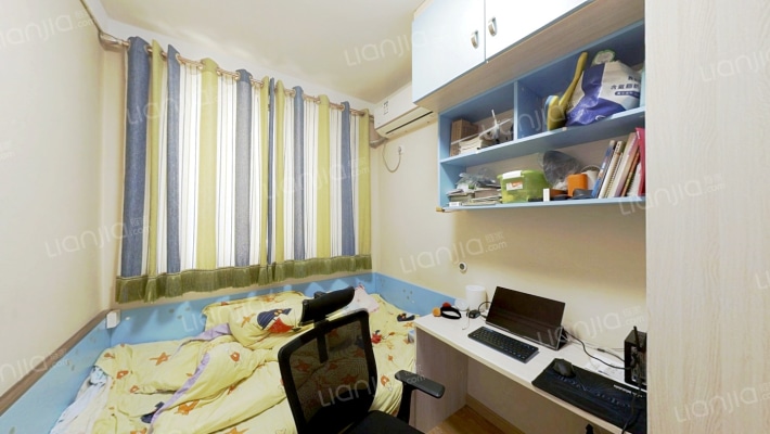 鸿坤理想湾全朝阳三居室，可贷款，证满二。-卧室B