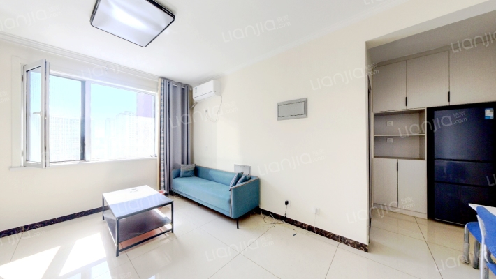 强舜铭铖 1室1厅 东-客厅