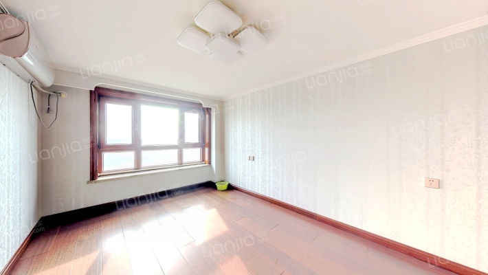 牛津花园 80万精装修的大跃层 上下两层 全天采光-卧室A