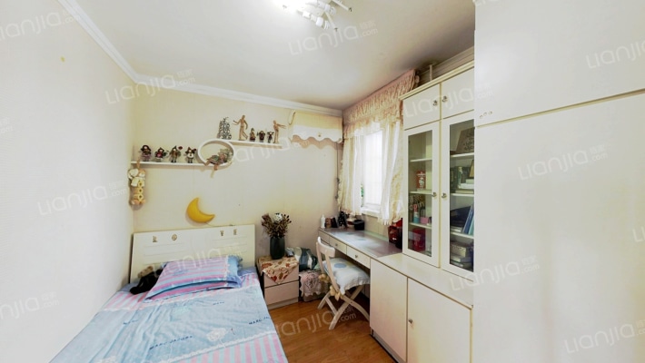 范阳路矿山局家属院精装温馨舒适大三居-卧室C