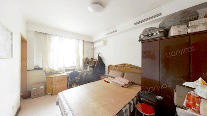 华阳路建行家属院南北通透大四居，房本满二年。-卧室C