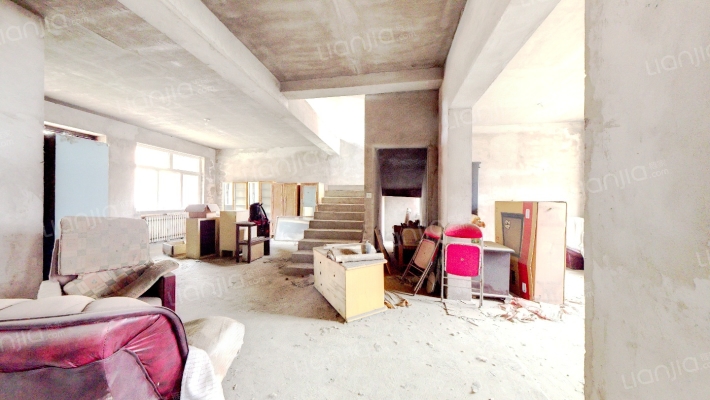 市区少有别墅项目看房随时交通便利-客厅A