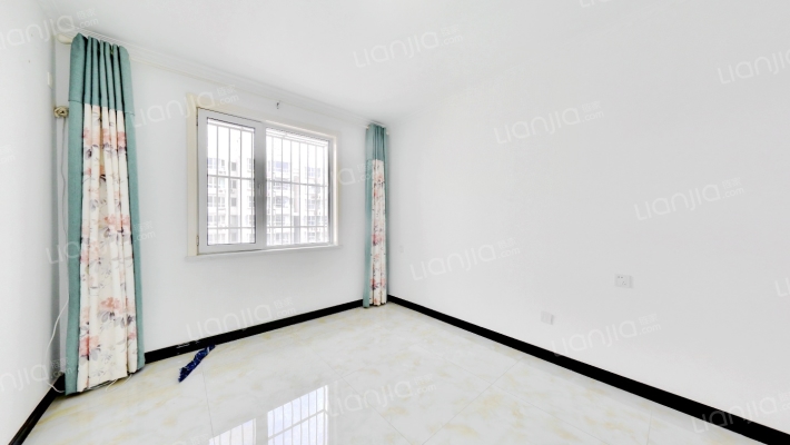 翔天万和城 3室1厅 南 北-卧室A