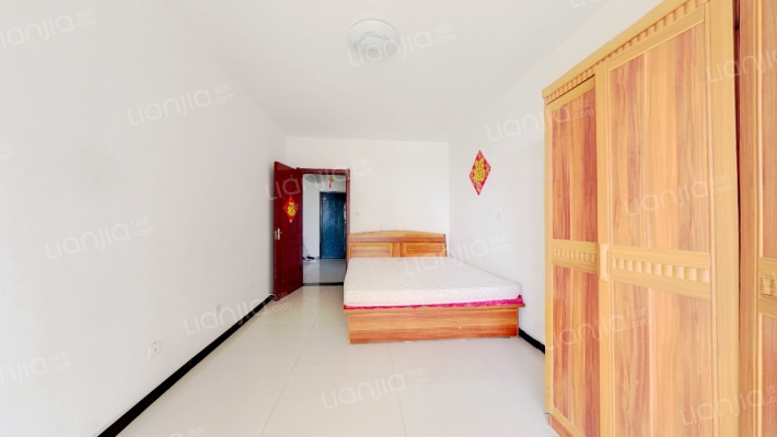 满五唯一，三居室，集中供暖，采光好，优质房源！-卧室C