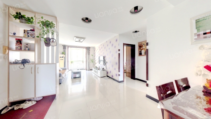 房子精装修，挨着德信公园 公摊面积小-客厅