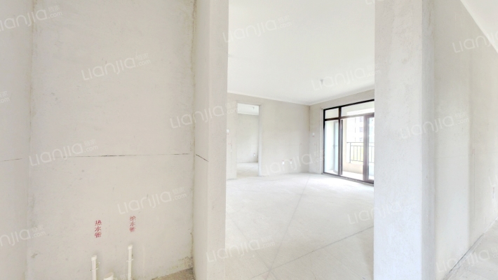 凤麟府南北通透三居 毛坯 看房方便-客厅