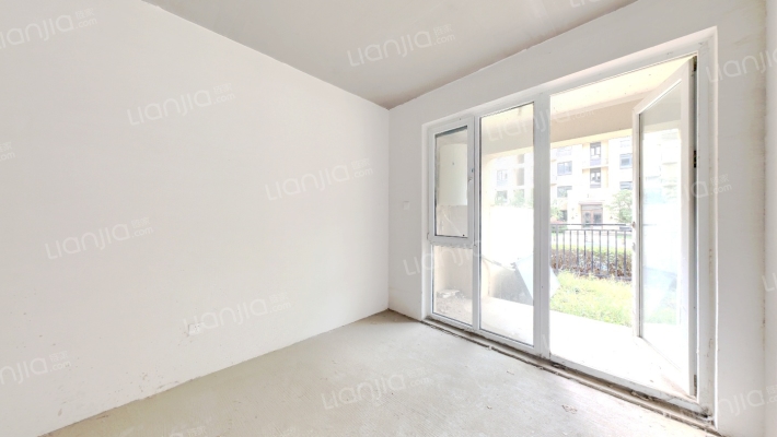 幸福物业 一定让你很幸福 孔雀城 带院子的三居室-卧室A