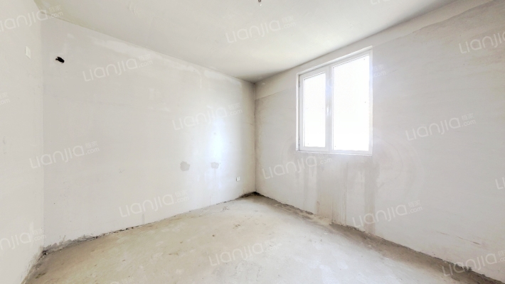 南通透两居，毛坯房，楼层好，采光好-卧室B