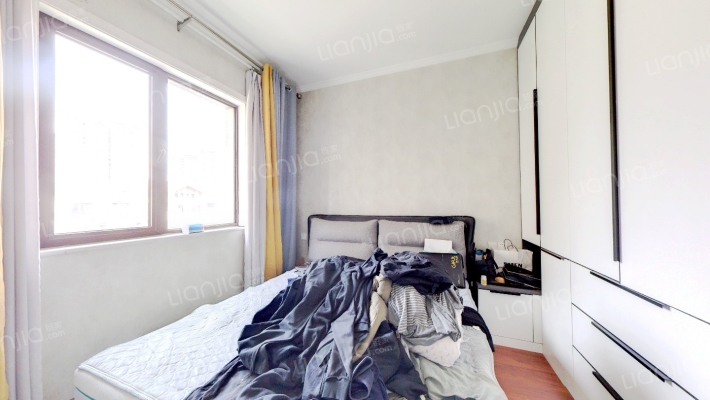 此房满五唯一 南北通透  全天采光-卧室B