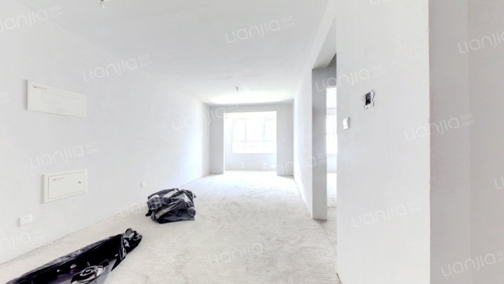 印象城，70年大产权，南向两居室，小区环境好-客厅