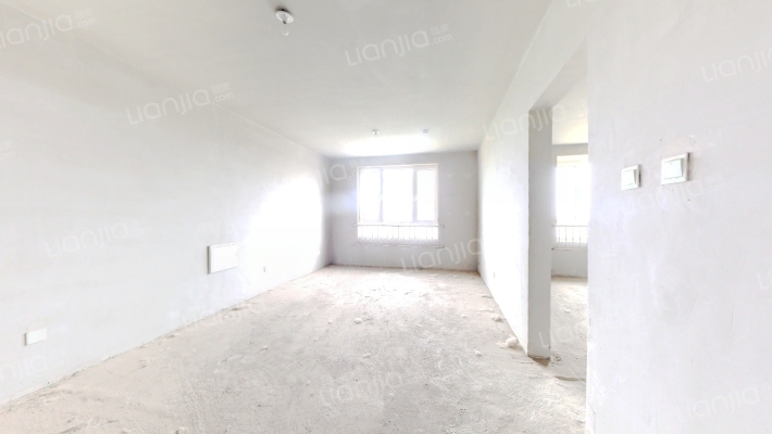 70年大产权，南向两居，中高楼层，视野好-客厅