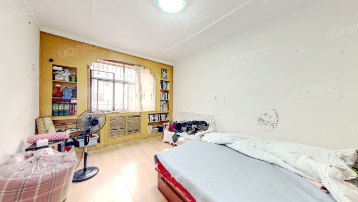 范阳路开发区槐林新村低楼层三阳开泰大三居带地下室-卧室A