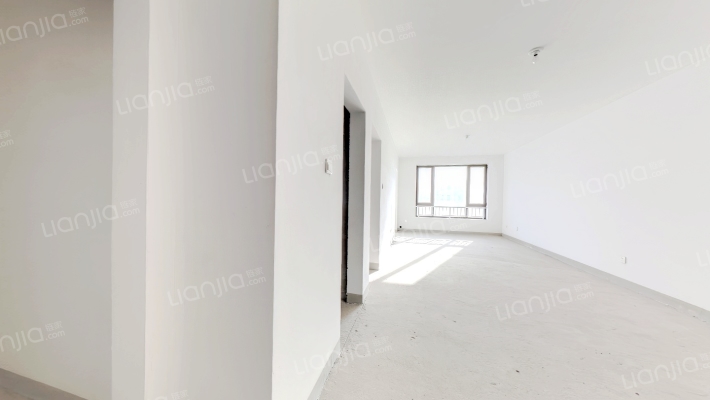 70年产权，南向小三居，中高楼层，采光无遮挡-客厅